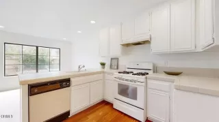 Photo #5: P1-13018 Listing 