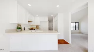 Photo #6: P1-13018 Listing 