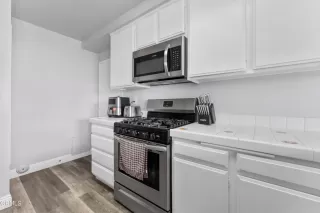 Photo #5: P1-16676 Listing