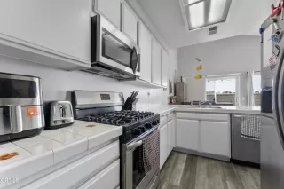 Photo #6: P1-16676 Listing