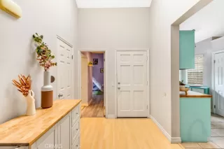 Photo #3: PV22218428 Listing