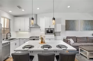 Photo #4: PV23161259 Listing