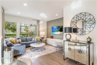 Photo #4: PV23219760 Listing