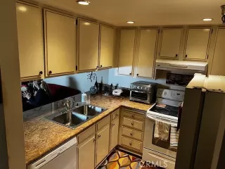 Photo #4: PV24073821 Listing 