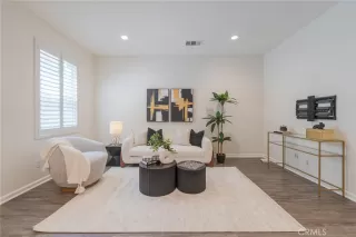 Photo #1: PV25153626 Listing