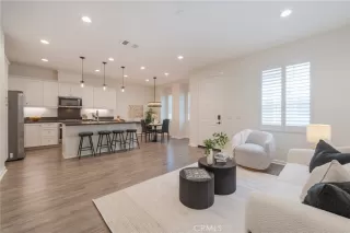 Photo #2: PV25153626 Listing