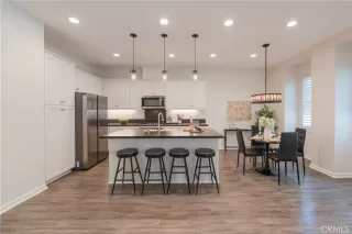 Photo #6: PV25153626 Listing