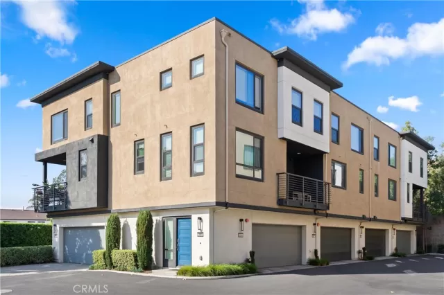 MLS: PV25269619 Condo For Sale