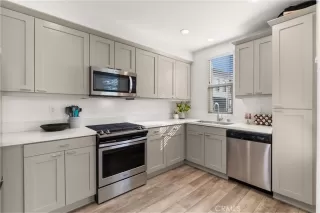 Photo #4: PV25269619 Listing 