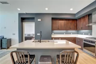 Photo #2: PV26058960 Listing