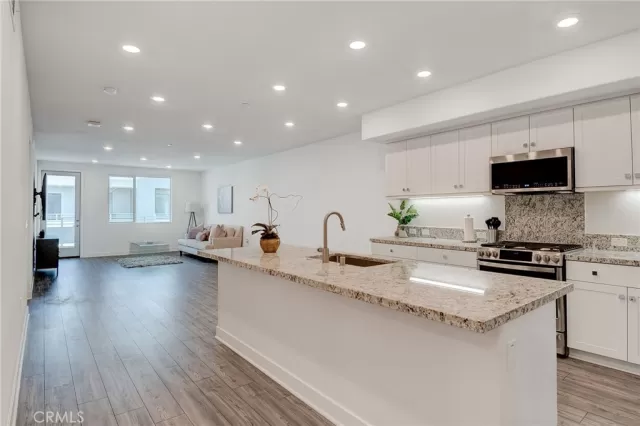 MLS: PW22115194 Condo For Sale