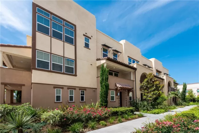 MLS: PW22123197 Condo For Sale