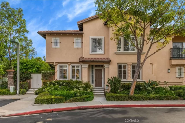 MLS: PW22163291 Condo For Sale