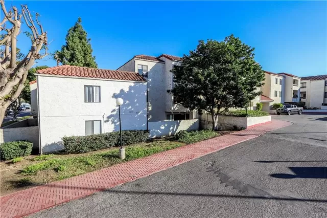 MLS: PW22179544 Condo For Sale