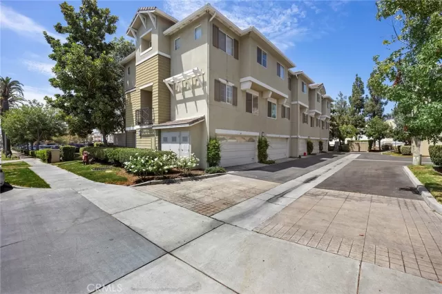 MLS: PW22181130 Condo For Sale