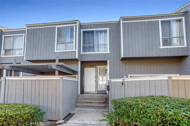 MLS: PW22193171 Condo For Sale