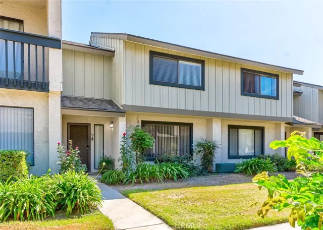 MLS: PW22193240 Condo For Sale