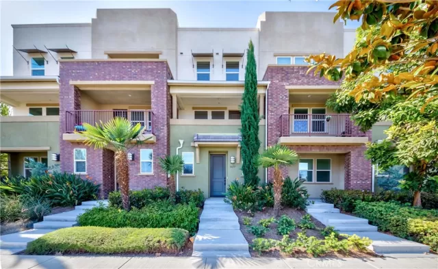 MLS: PW22231652 Condo For Sale