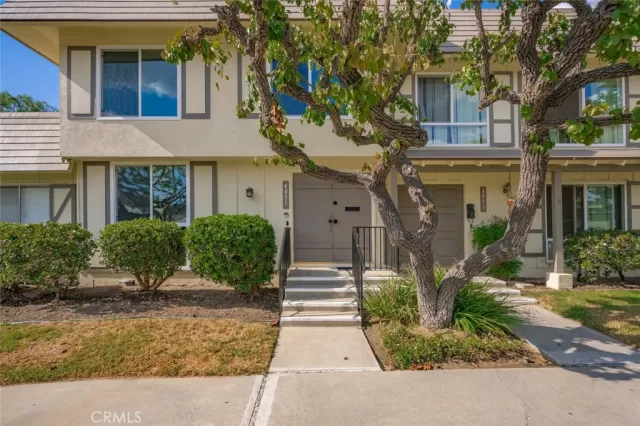 MLS: PW22232708 Condo For Sale