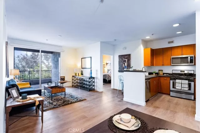 MLS: PW22236067 Condo For Sale