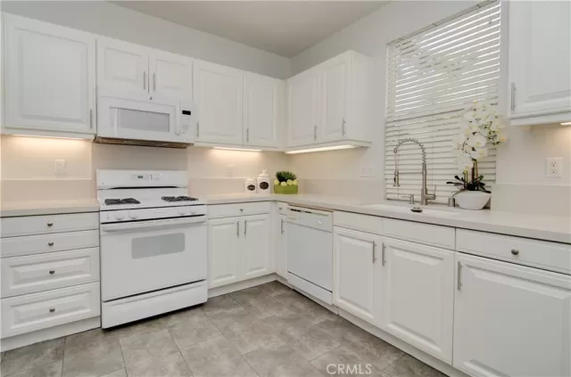 MLS: PW22237168 Condo For Sale