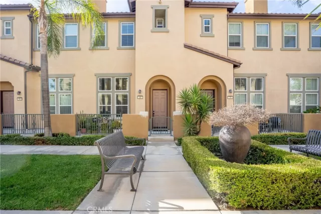 MLS: PW22238084 Condo For Sale