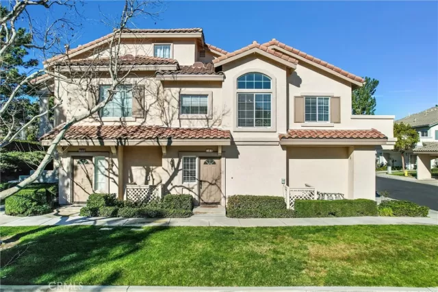 MLS: PW22244135 Condo For Sale