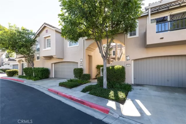 MLS: PW22244577 Condo For Sale