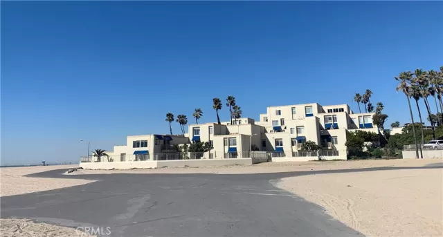 MLS: PW22244786 Condo For Sale