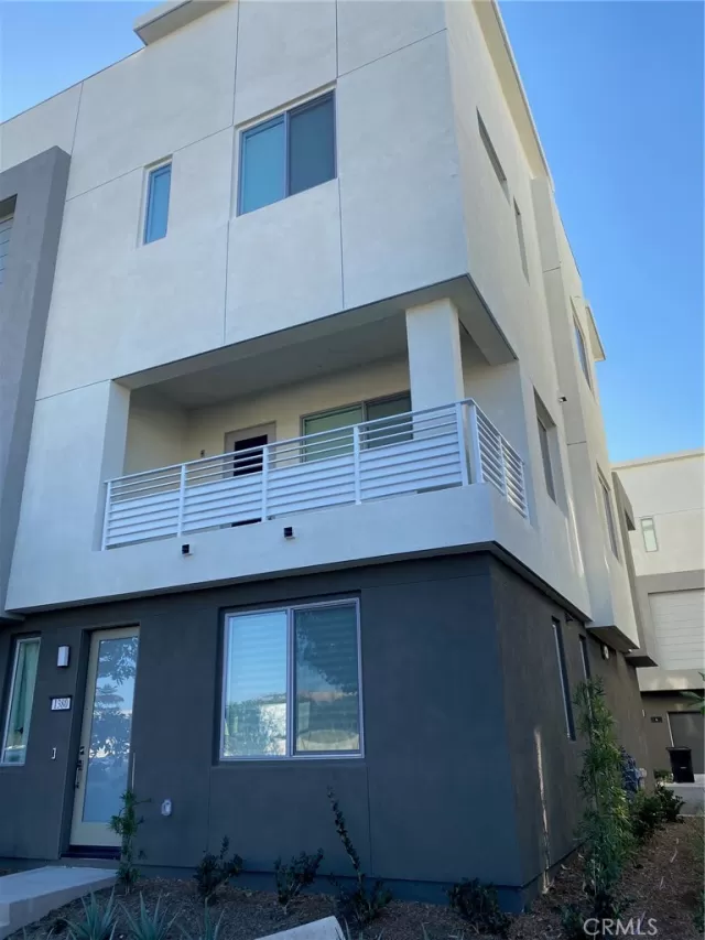 MLS: PW22246594 Condo For Sale