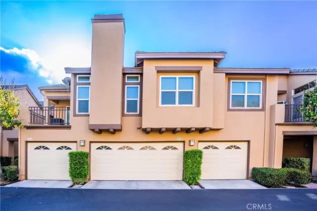 MLS: PW22247884 Condo For Sale