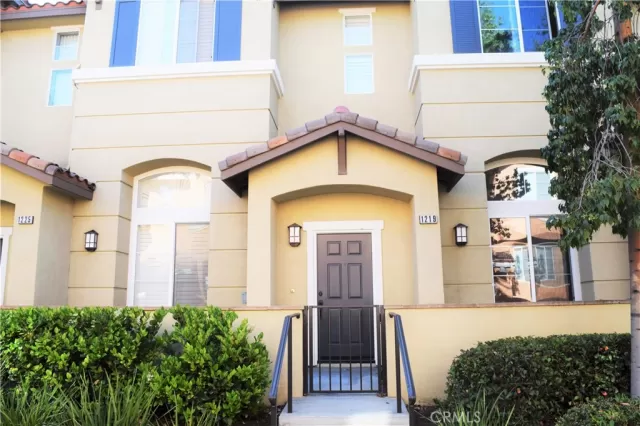 MLS: PW22250746 Condo For Sale