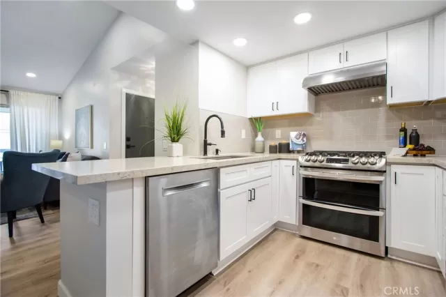 MLS: PW22251320 Condo For Sale