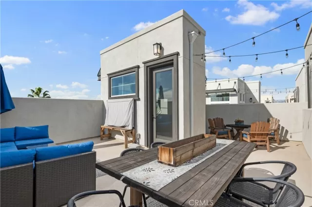 MLS: PW22252159 Condo For Sale