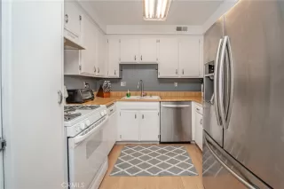 Photo #1: PW22253209 Listing