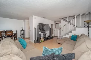 Photo #5: PW22253209 Listing