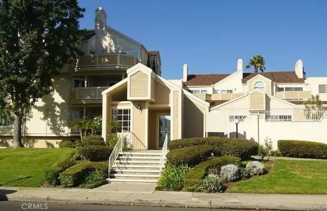 MLS: PW22257356 Condo For Sale