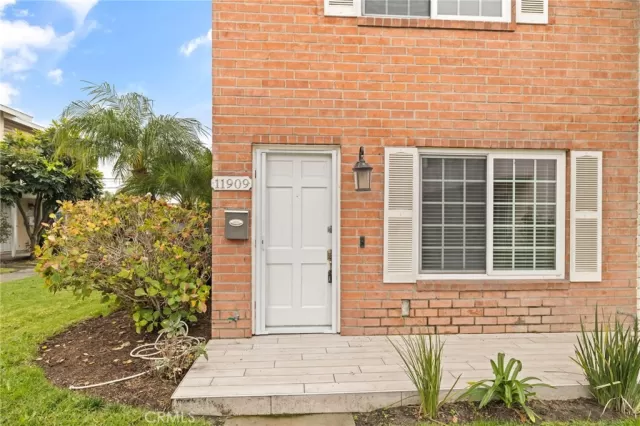 MLS: PW22260219 Condo For Sale