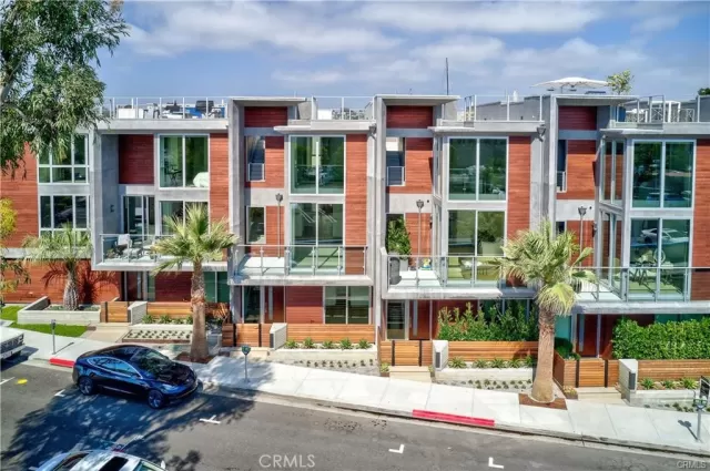 MLS: PW22260443 Condo For Sale