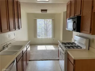 Photo #5: PW23002293 Listing