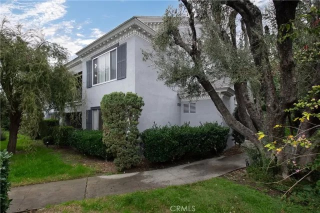 MLS: PW23007968 Condo For Sale