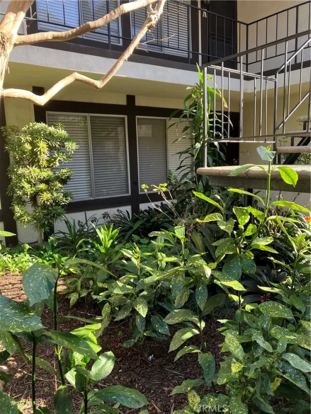 MLS: PW23012372 Condo For Sale