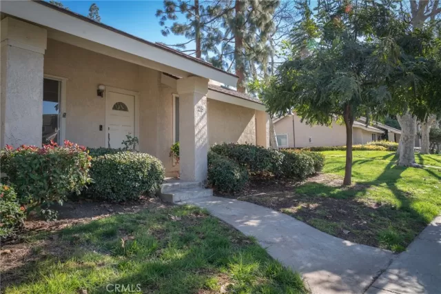 MLS: PW23012923 Condo For Sale