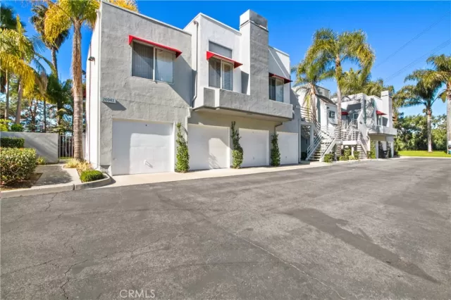 MLS: PW23015900 Condo For Sale