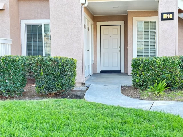 MLS: PW23019608 Condo For Sale