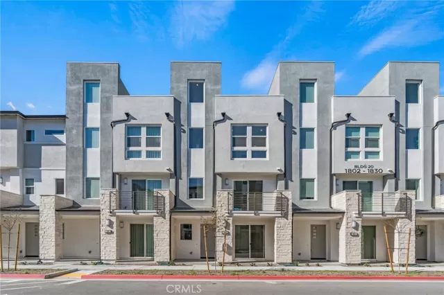 MLS: PW23025446 Condo For Sale