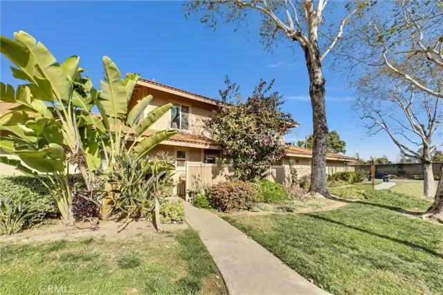 MLS: PW23025704 Condo For Sale