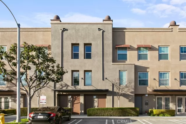 MLS: PW23031092 Condo For Sale