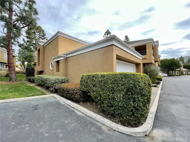 MLS: PW23037004 Condo For Sale