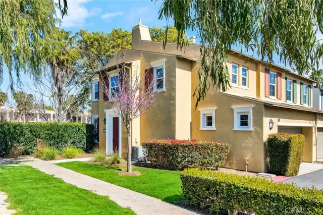 MLS: PW23041038 Condo For Sale